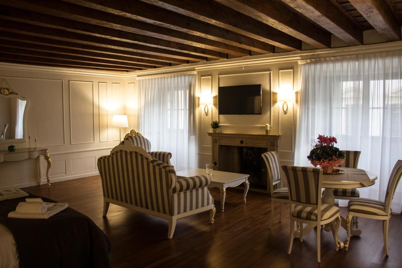 Cavour44 - Palazzo Canossa Apartamento *
